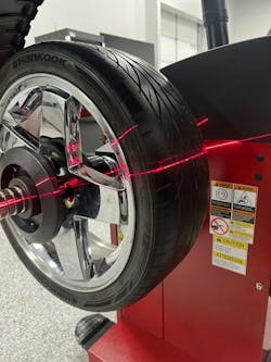 Radial force vectoring is the force applied to the road due to an out-of-round tire assembly. Lasers measure the radial runout and the tire’s dimensional profile.
